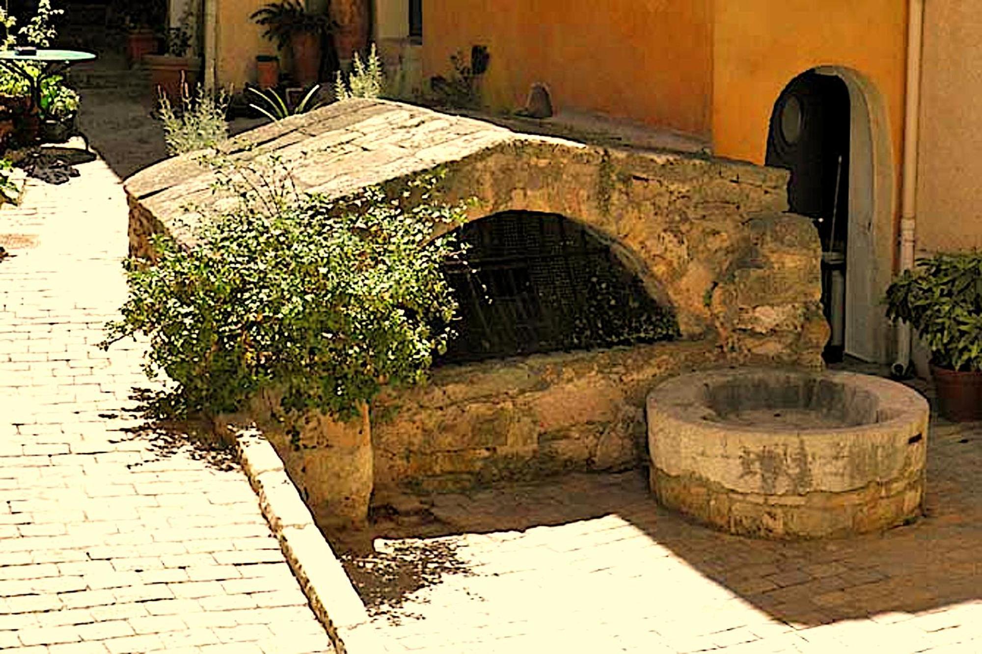 Appartamento Le Logis De La Fontaine Ceyreste Esterno foto